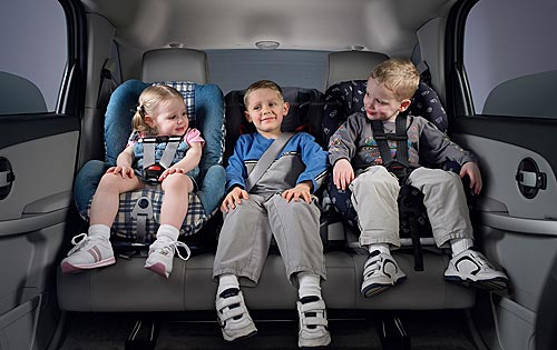 Nuove norme sulla sicurezza dei bambini in auto
